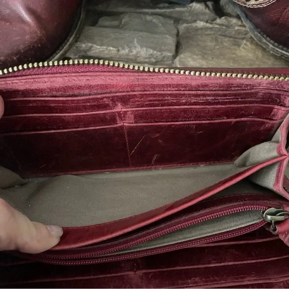 Frye Melissa Zip Around Wallet Distressed Leather -Burnt Apple- $158 - Picture 12 of 15